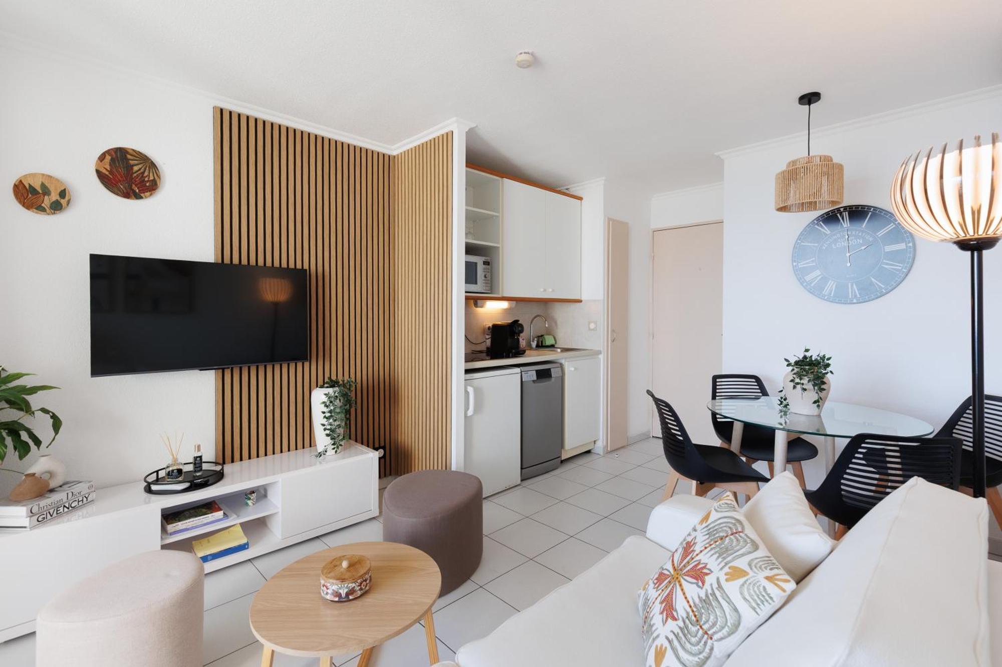 Apartment Paradise *